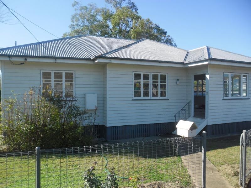 7 Nathan Street, East Ipswich QLD 4305