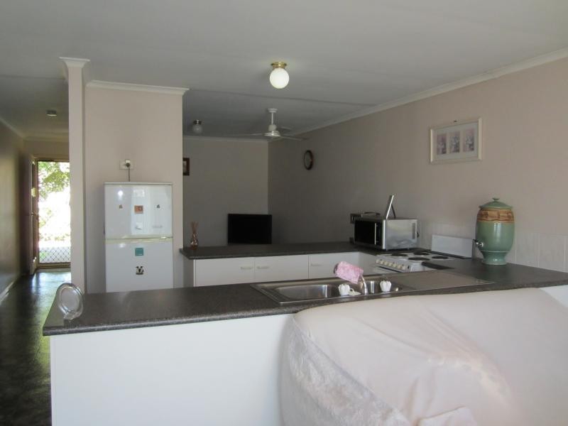 2/26 Cambridge Street, Silkstone QLD 4304