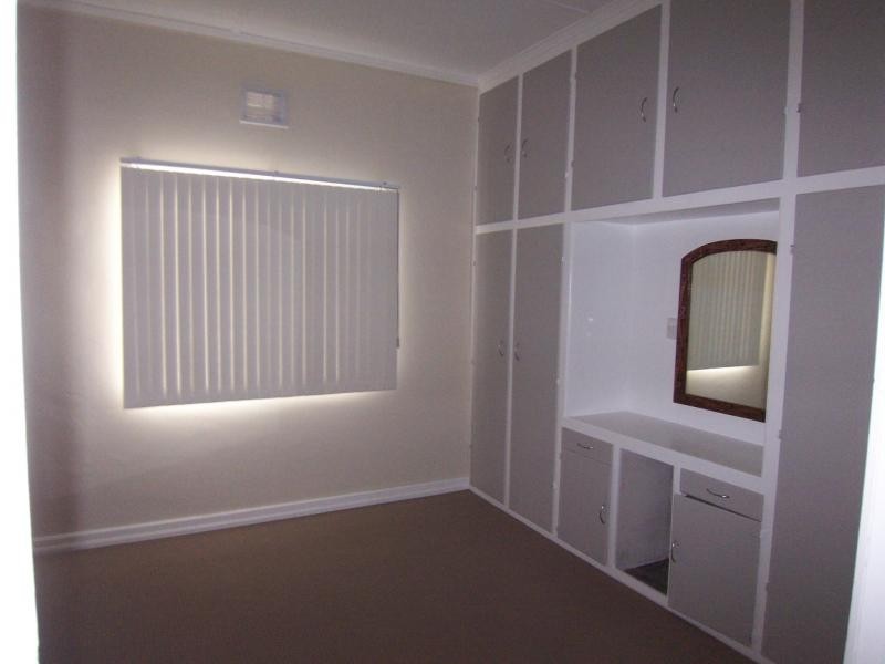 27 Bridge Street, North Booval QLD 4304