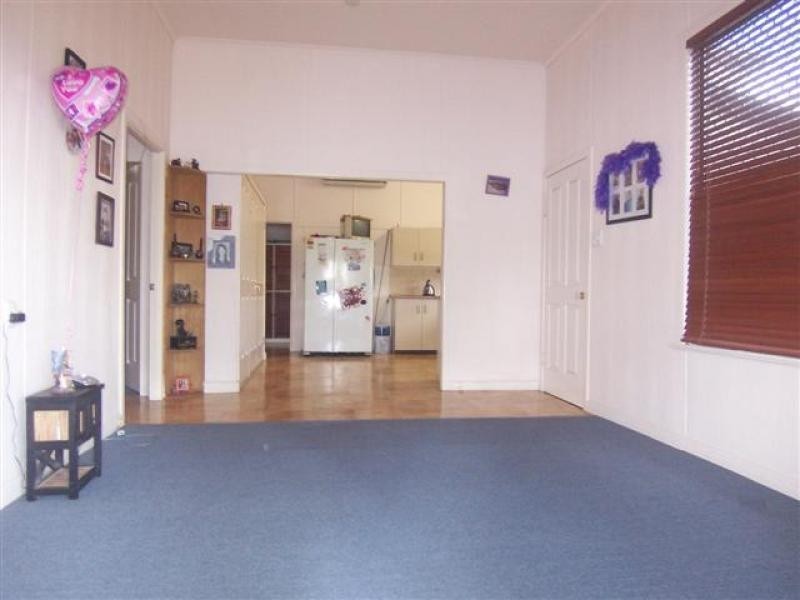 2 Deebing Street, Ipswich QLD 4305