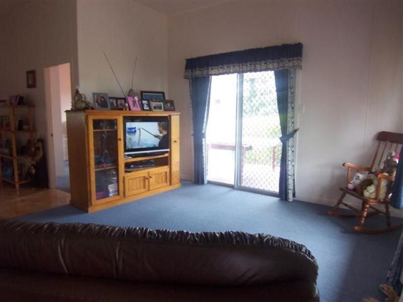 2 Deebing Street, Ipswich QLD 4305