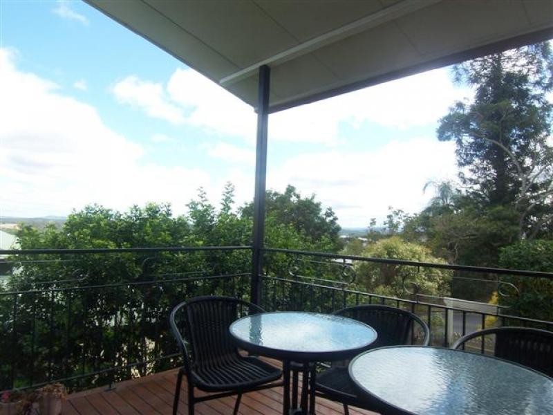 2 Deebing Street, Ipswich QLD 4305