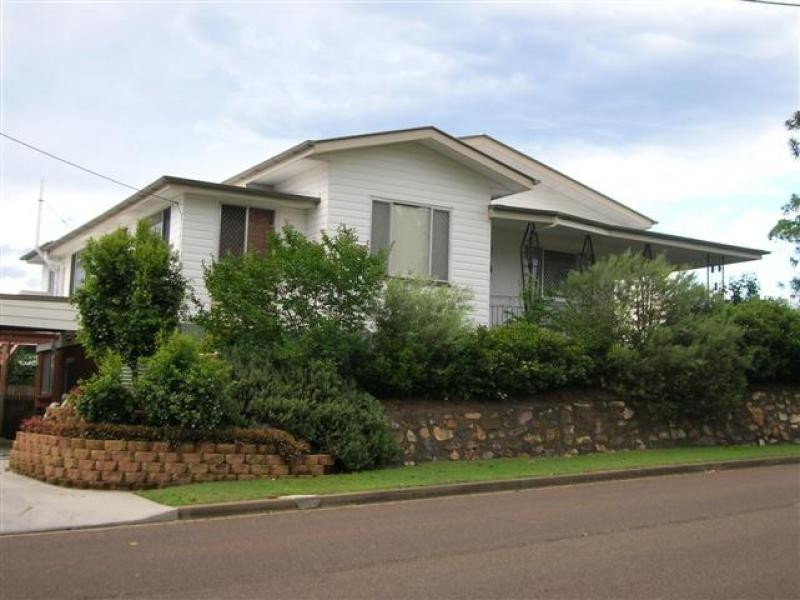 2 Deebing Street, Ipswich QLD 4305