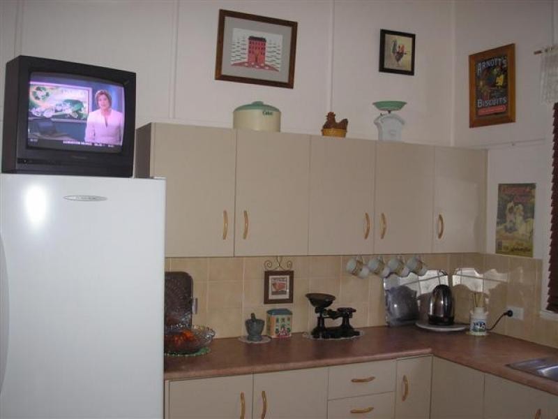 2 Deebing Street, Ipswich QLD 4305