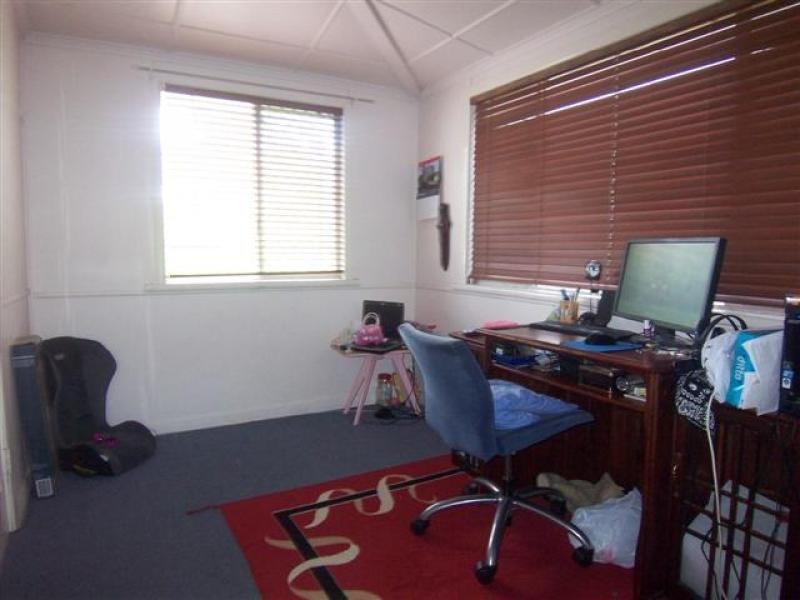 2 Deebing Street, Ipswich QLD 4305