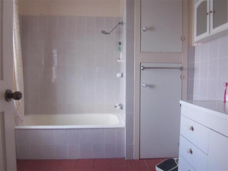 2 Deebing Street, Ipswich QLD 4305