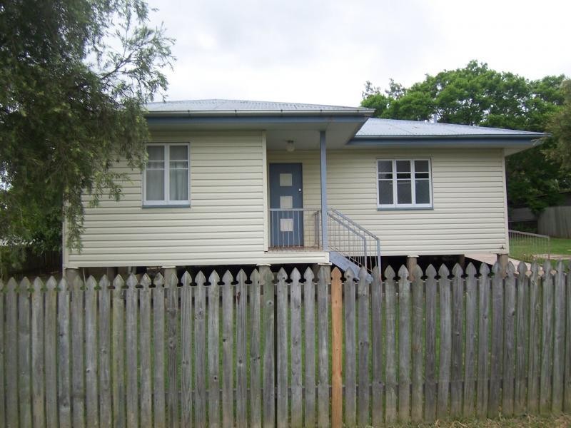 2B Cemetery Road, Eastern Heights QLD 4305