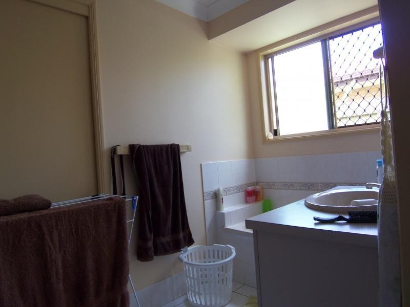 2/29 Cambridge Street, Silkstone QLD 4304