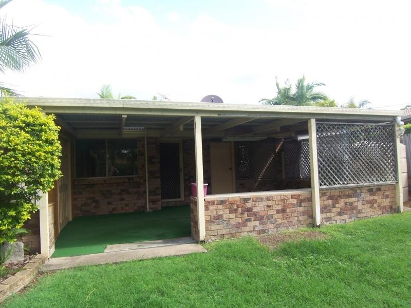 102 Cameron St, Collingwood Park QLD 4301