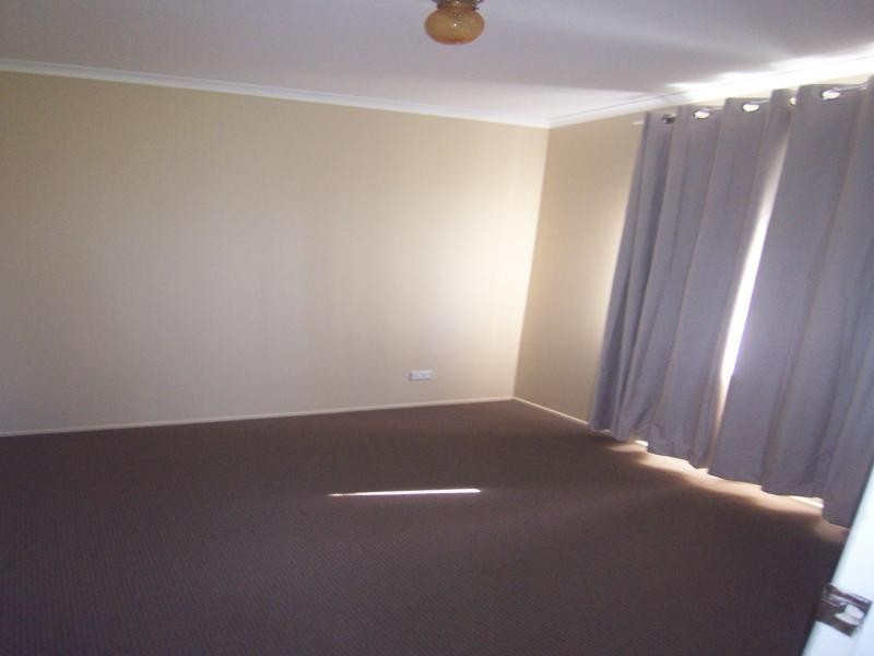 68 Siemon Street, One Mile QLD 4305