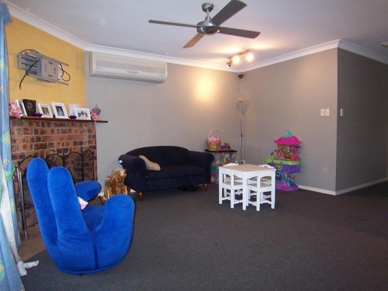 8  Jocelyn Court, Raceview QLD 4305