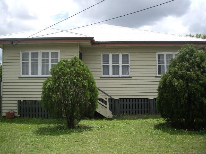 19 Hooper Street, West Ipswich QLD 4305