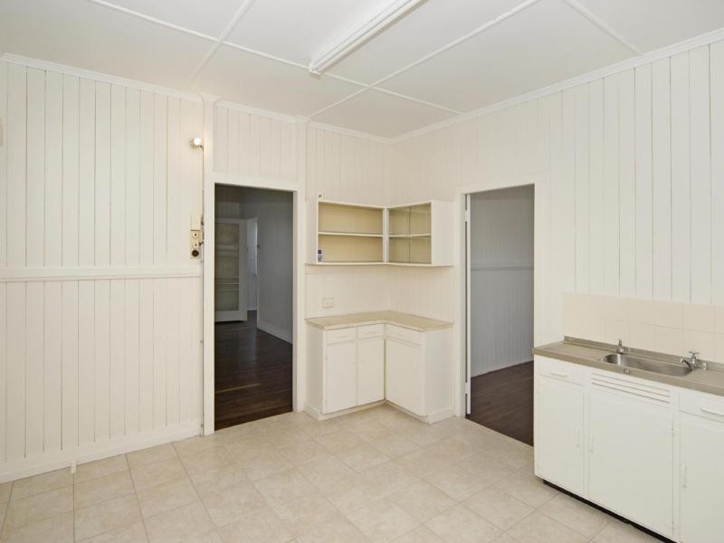 19 Hooper Street, West Ipswich QLD 4305