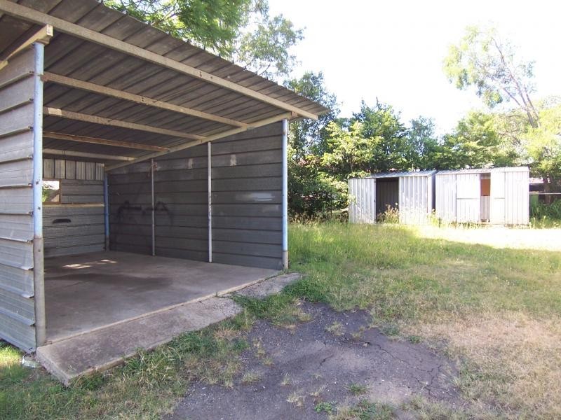 2a Cemetery Road, Ipswich QLD 4305