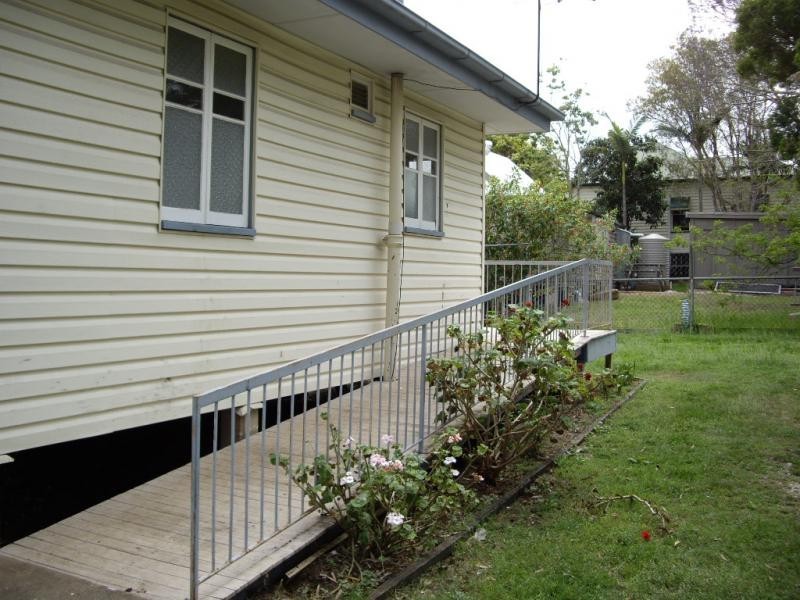 2a Cemetery Road, Ipswich QLD 4305