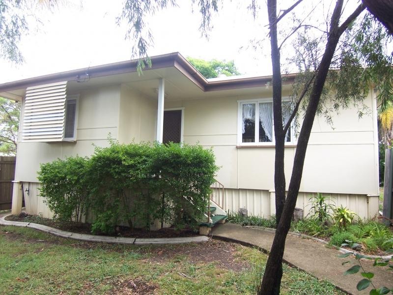 2a Cemetery Road, Ipswich QLD 4305