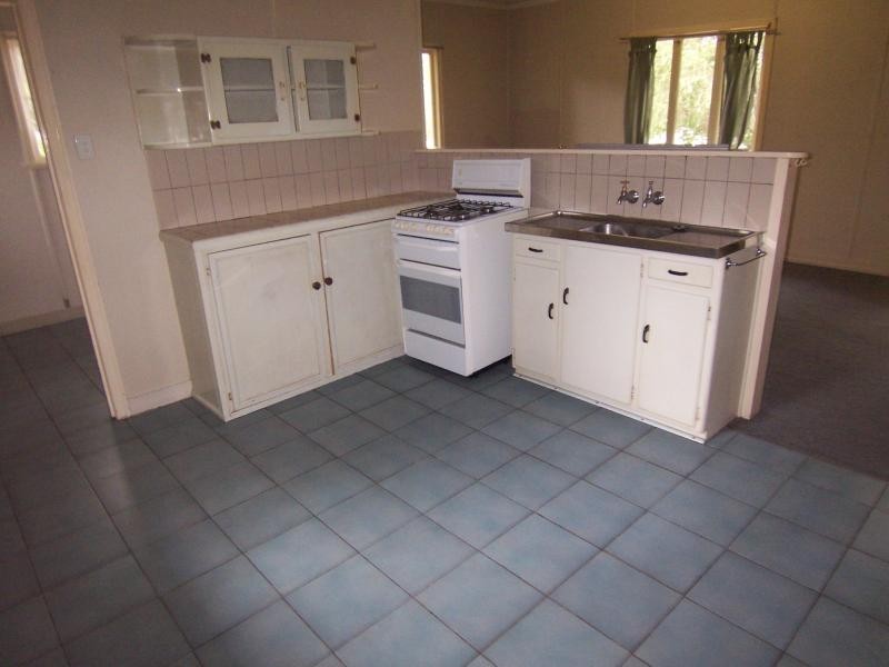 2B Cemetery Road, Eastern Heights QLD 4305