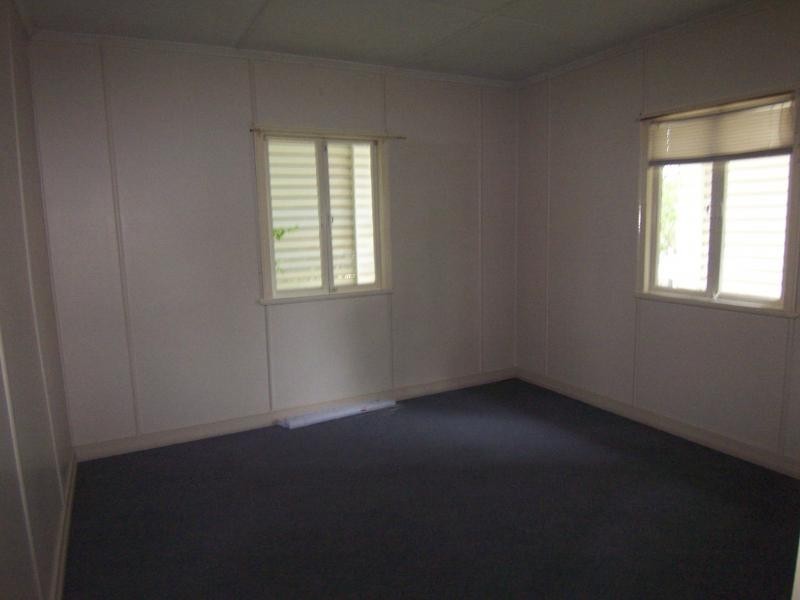 2B Cemetery Road, Eastern Heights QLD 4305