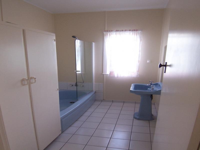 9 Fitzgerald St, North Ipswich QLD 4305