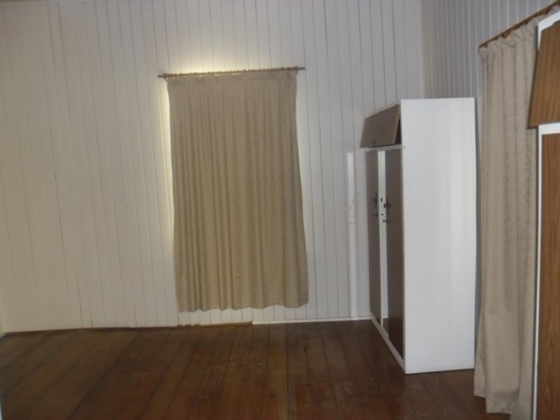 15 Milford Street, Ipswich QLD 4305