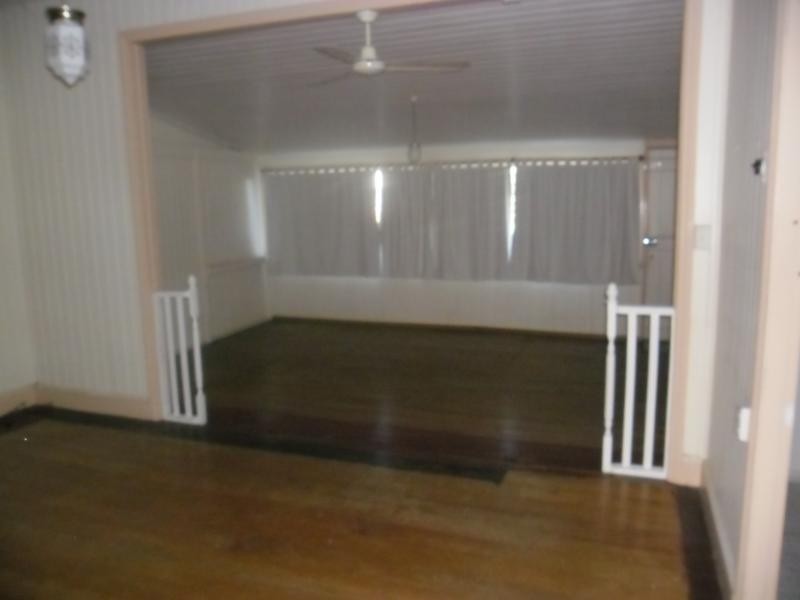 15 Milford Street, Ipswich QLD 4305