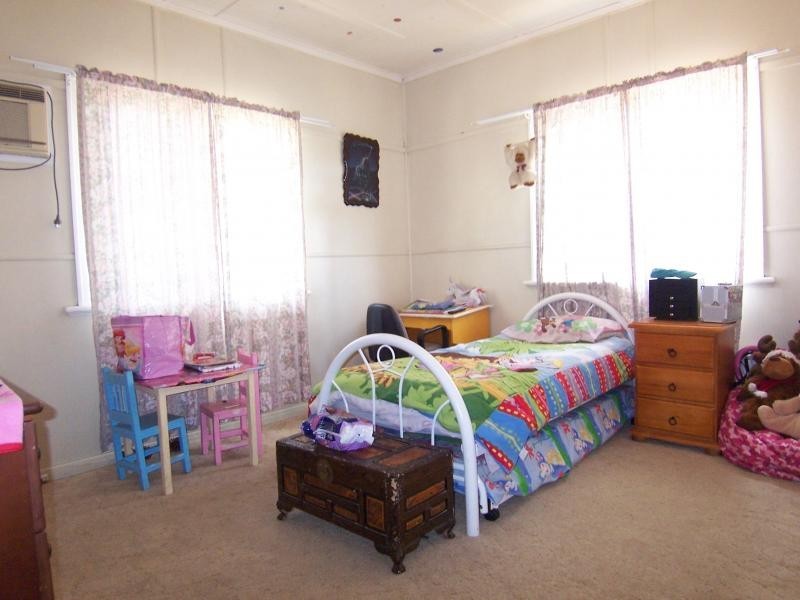 26 Reddy Street, One Mile QLD 4305