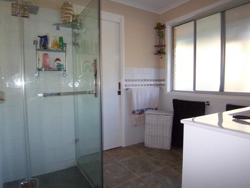 9 Midland Street, Yamanto QLD 4305