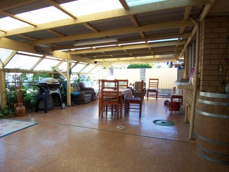 9 Midland Street, Yamanto QLD 4305