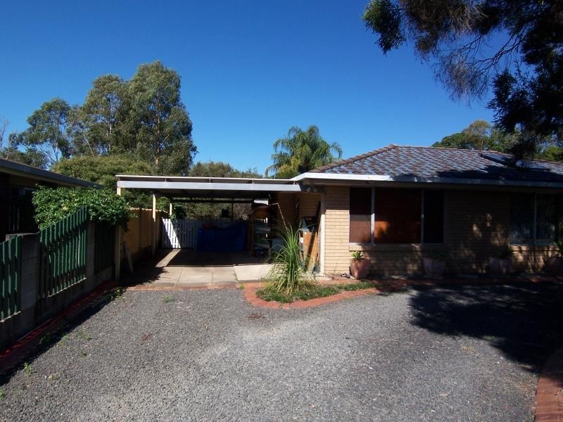 9 Midland Street, Yamanto QLD 4305