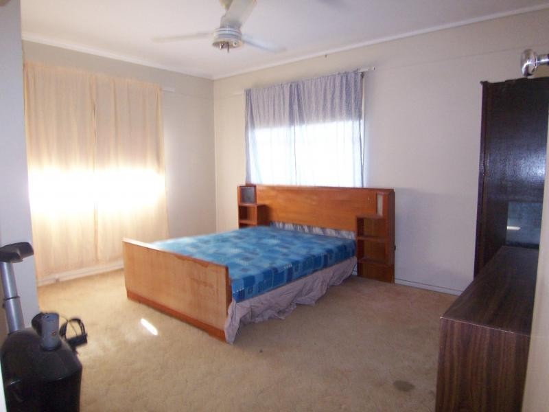 9 Kynance Street, Leichhardt QLD 4305