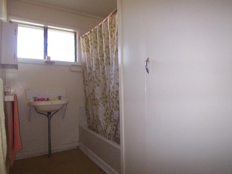 9 Kynance Street, Leichhardt QLD 4305
