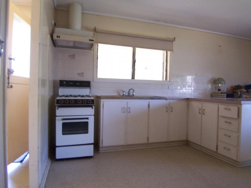 9 Kynance Street, Leichhardt QLD 4305