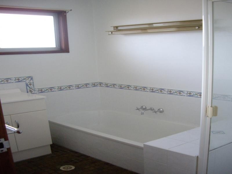 4 Bryant Street, Bundamba QLD 4304