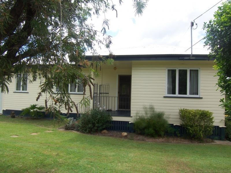 3 Blaxland Street, Eastern Heights QLD 4305