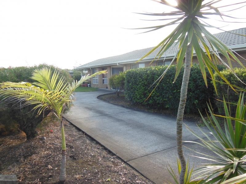 2/37 CambridgeStreet, Silkstone QLD 4304