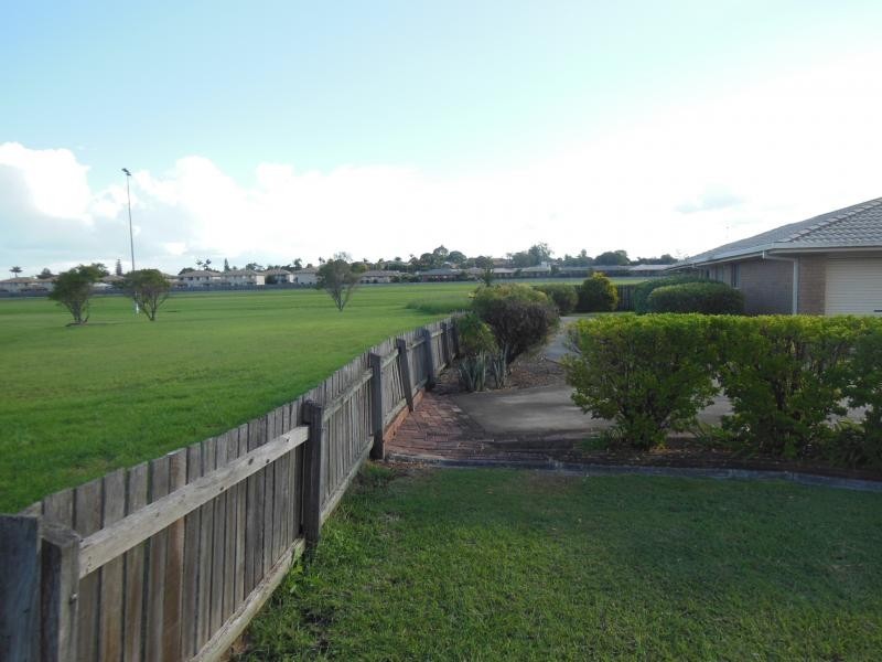 2/37 CambridgeStreet, Silkstone QLD 4304