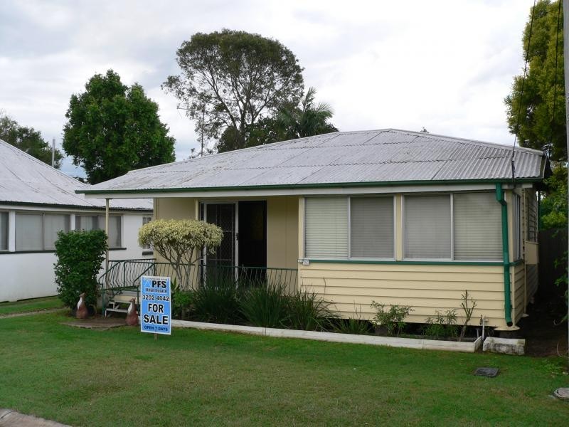 24 Flint St, North Ipswich QLD 4305