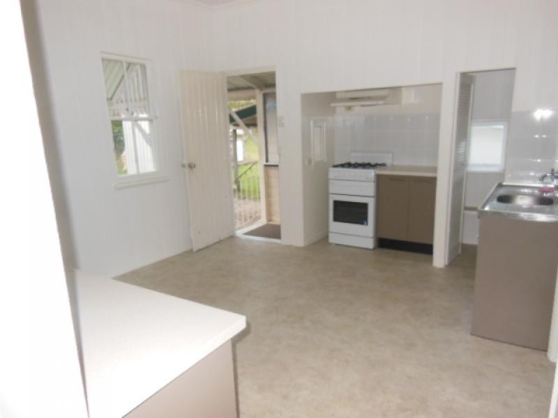 35 Lindsay Street, Bundamba QLD 4304
