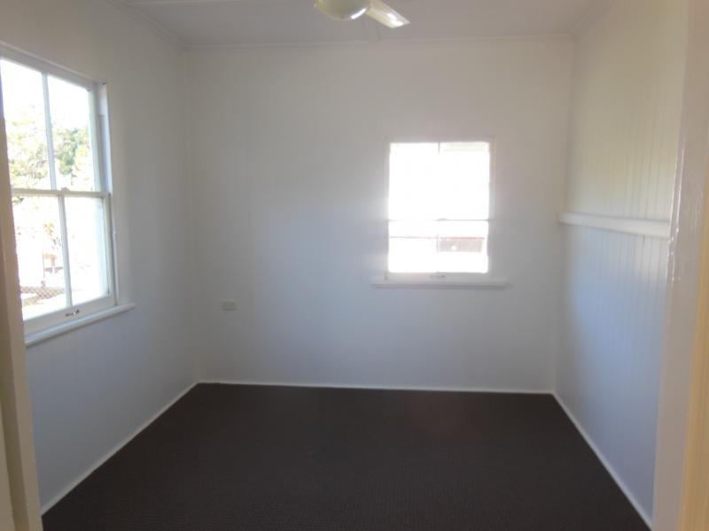 35 Lindsay Street, Bundamba QLD 4304