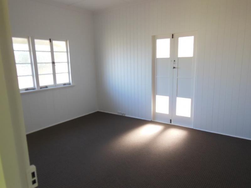 35 Lindsay Street, Bundamba QLD 4304