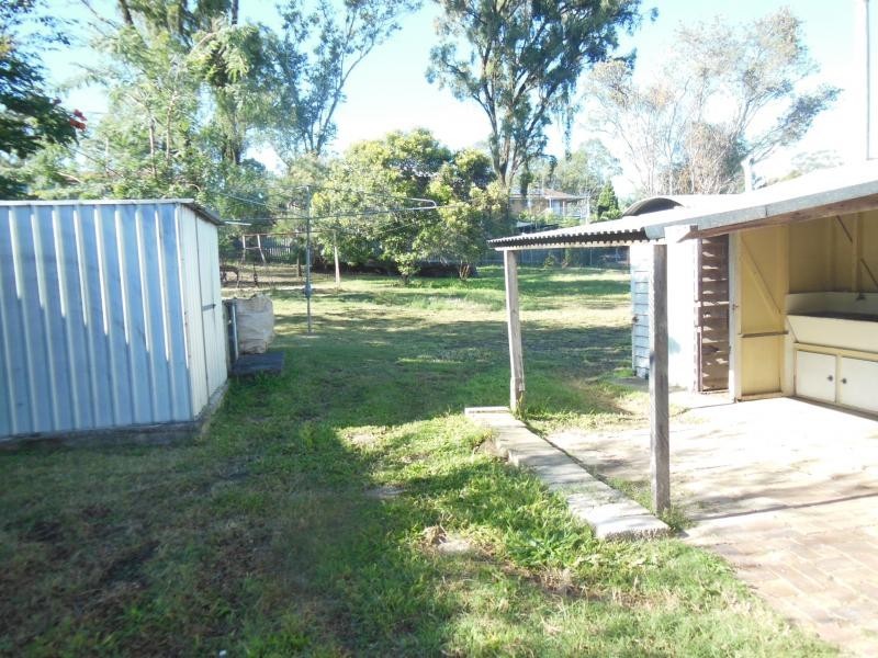 35 Lindsay Street, Bundamba QLD 4304