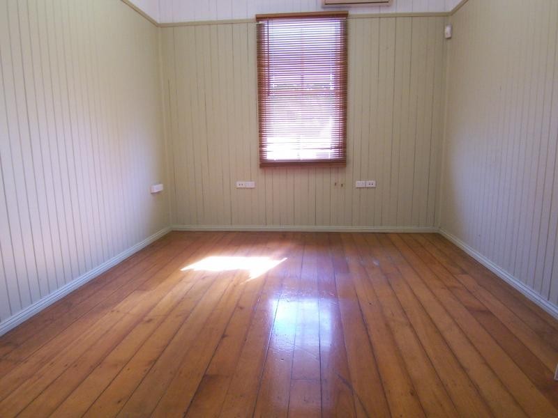 45 Warwick Road, Ipswich QLD 4305