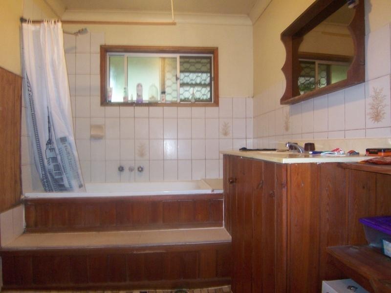 50 Melrose Drive, Flinders View QLD 4305