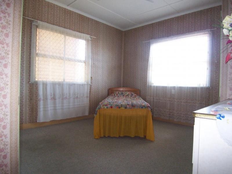 165 Glebe Road, Silkstone QLD 4304