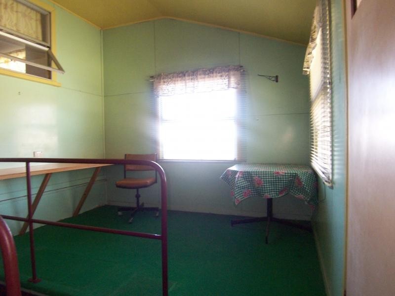 165 Glebe Road, Silkstone QLD 4304