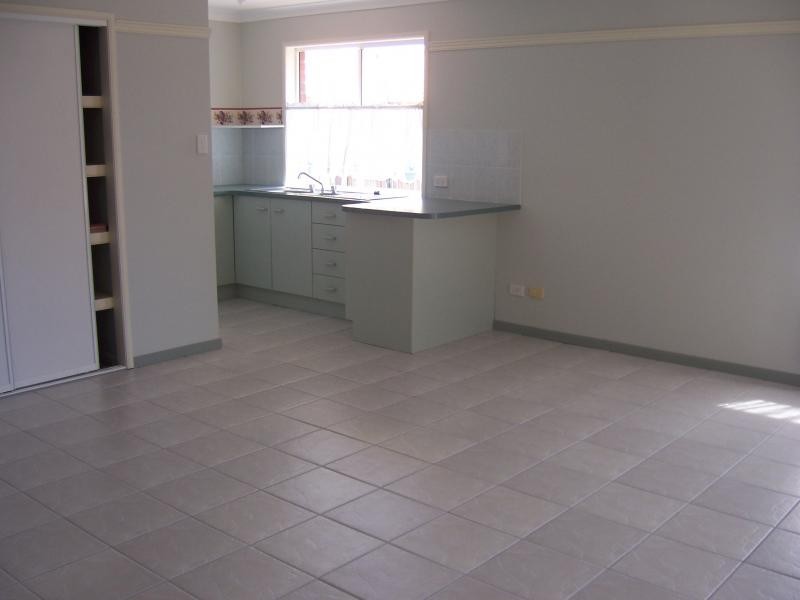 2/129  Gladstone Road, Coalfalls QLD 4305