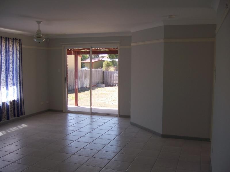 2/129  Gladstone Road, Coalfalls QLD 4305