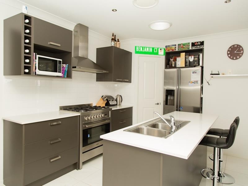 17 Claydon Pl, Rosewood QLD 4340