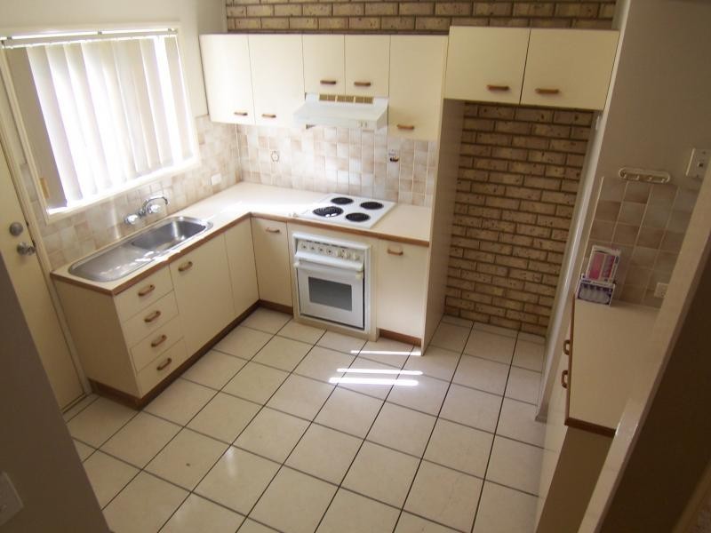 4/16 Lindsay Street, Bundamba QLD 4304