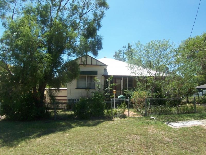 37 Ferrett Street, Sadliers Crossing QLD 4305